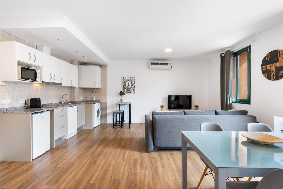 Lodging Apartments Liceu G1 برشلونة المظهر الخارجي الصورة