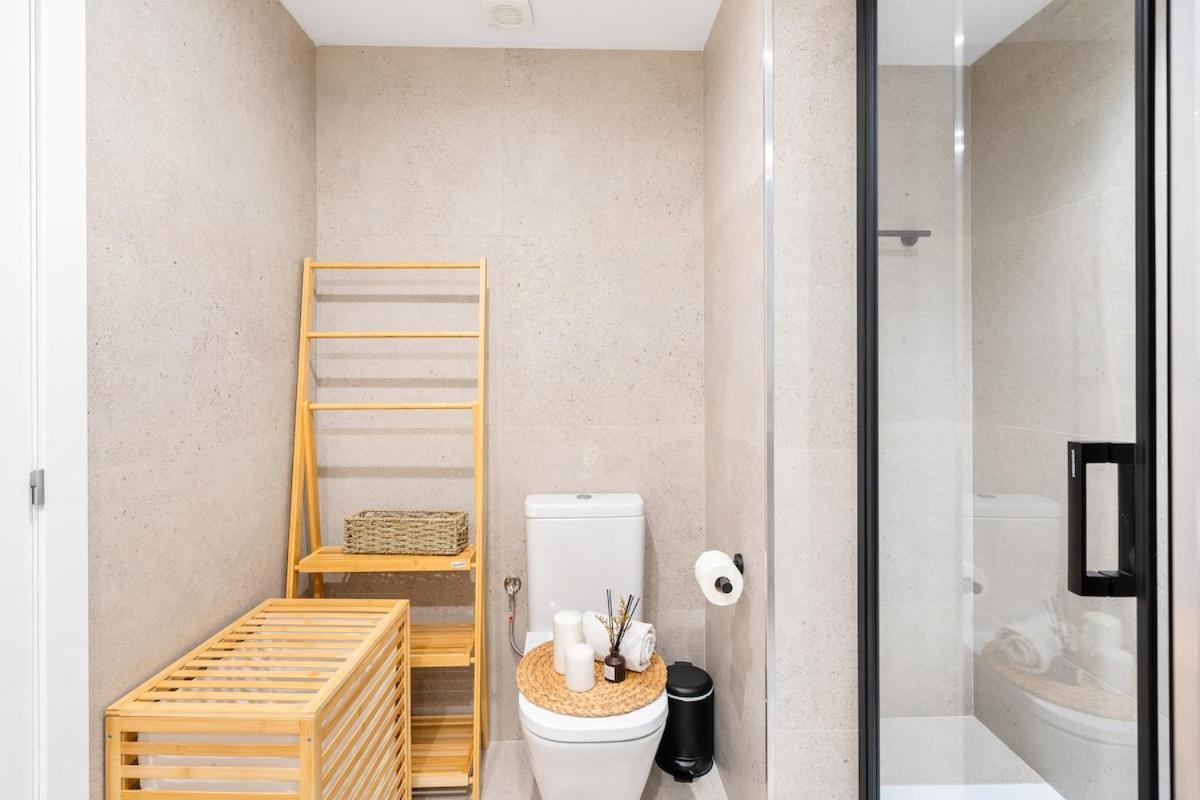 Lodging Apartments Liceu G1 برشلونة المظهر الخارجي الصورة