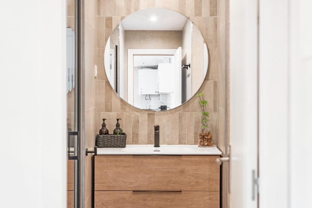 Lodging Apartments Liceu G1 برشلونة المظهر الخارجي الصورة