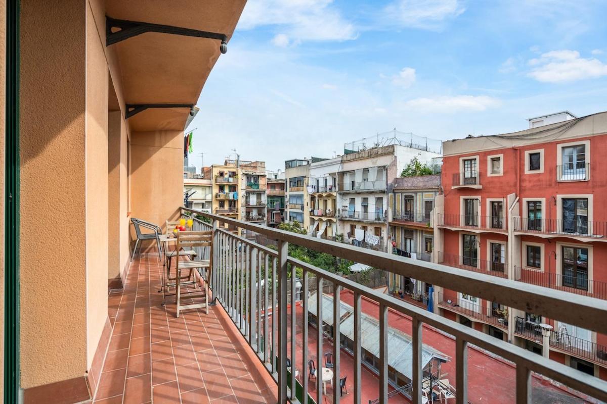Lodging Apartments Liceu G1 برشلونة المظهر الخارجي الصورة
