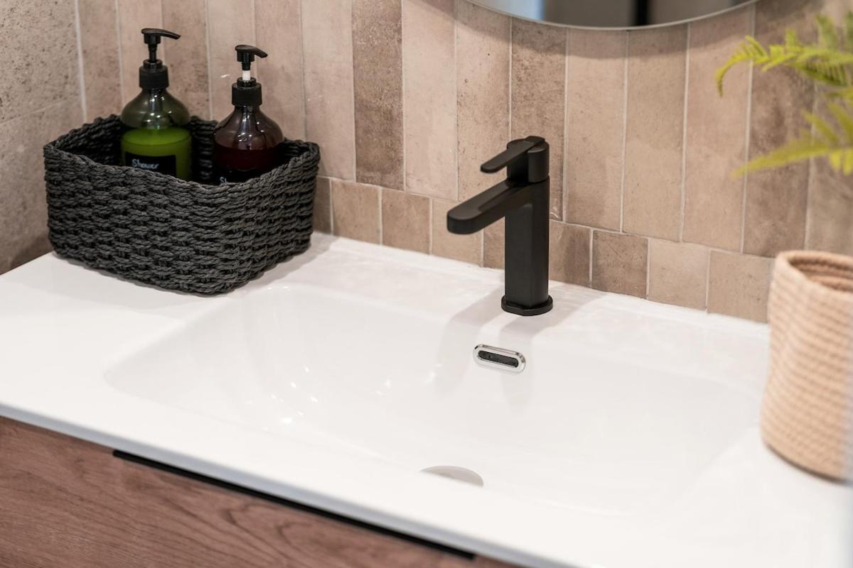 Lodging Apartments Liceu G1 برشلونة المظهر الخارجي الصورة