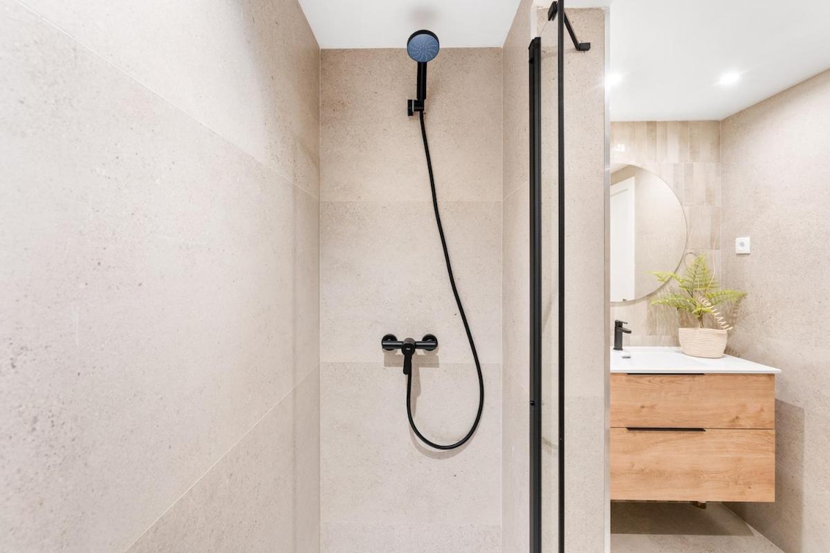 Lodging Apartments Liceu G1 برشلونة المظهر الخارجي الصورة